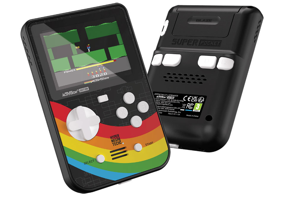 Le recto et le verso de la Super Pocket Activision Edition, noire avec son arc-en-ciel emblématique et H.E.R.O. à l'écran