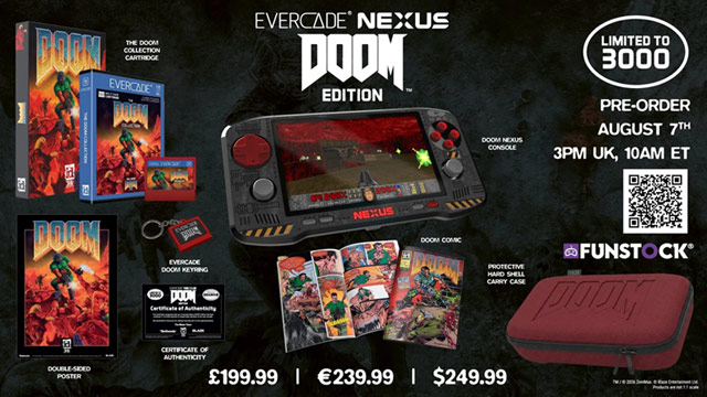 Le contenu du bundle Evercade Nexus Doom Edition limité à 3000 exemplaires avec la portable aux couleurs de DOOM, la cartouche, un poster, un porte-clés, une bande dessinée et une housse de transport rouge DOOM