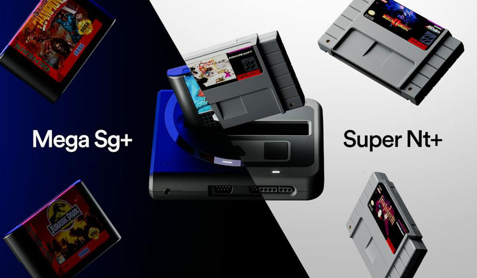 Visuel scindé en deux avec d'un côté la Mega Sg+ et de l'autre la Super Nt+, avec des cartouches Mega Drive et Super Nintendo flottant autour
