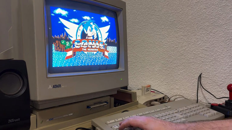 L'écran-titre de Sonic tournant sur un Mega STe
